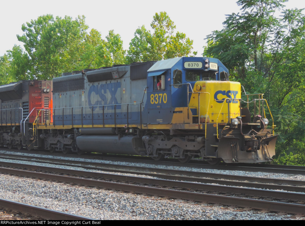 CSX 8370 (2)